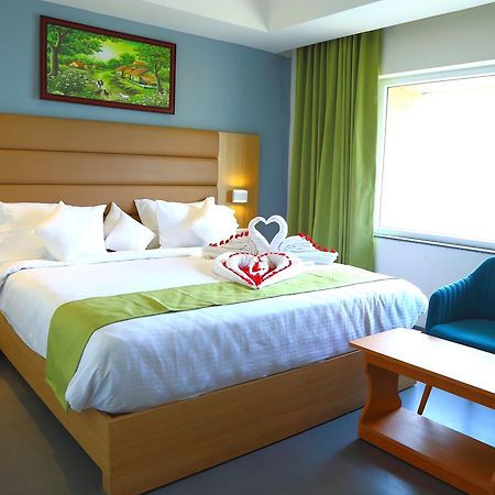 Abhayaa Hotel Visakhapatnam Extérieur photo