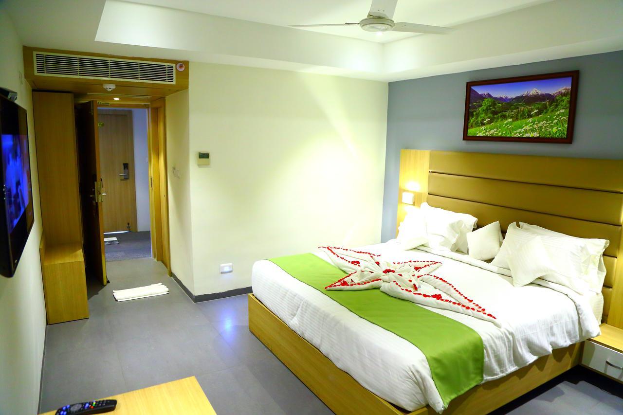 Abhayaa Hotel Visakhapatnam Extérieur photo