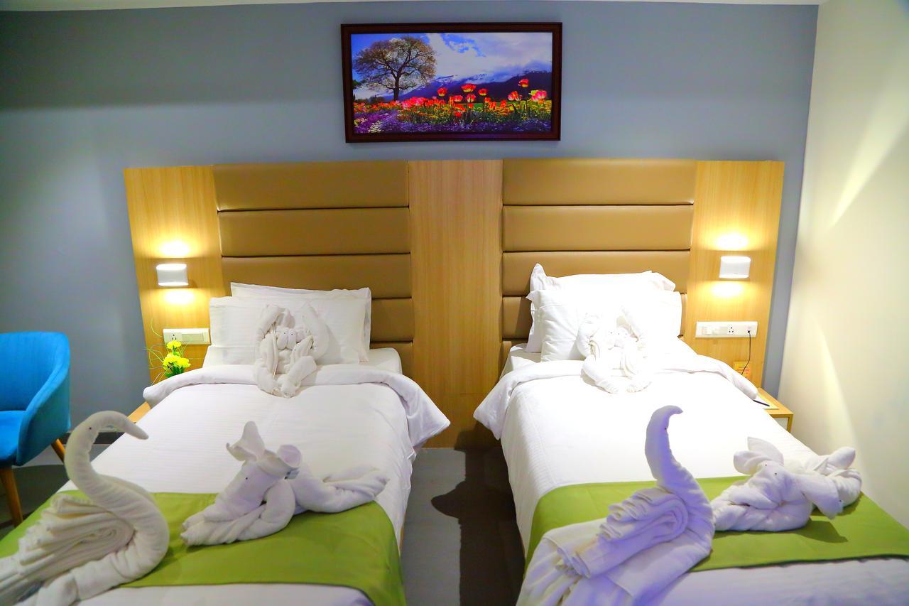 Abhayaa Hotel Visakhapatnam Extérieur photo