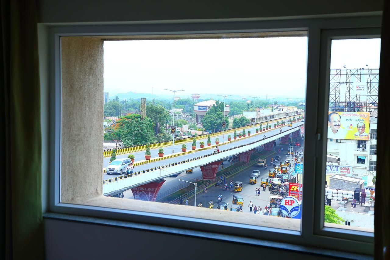 Abhayaa Hotel Visakhapatnam Extérieur photo
