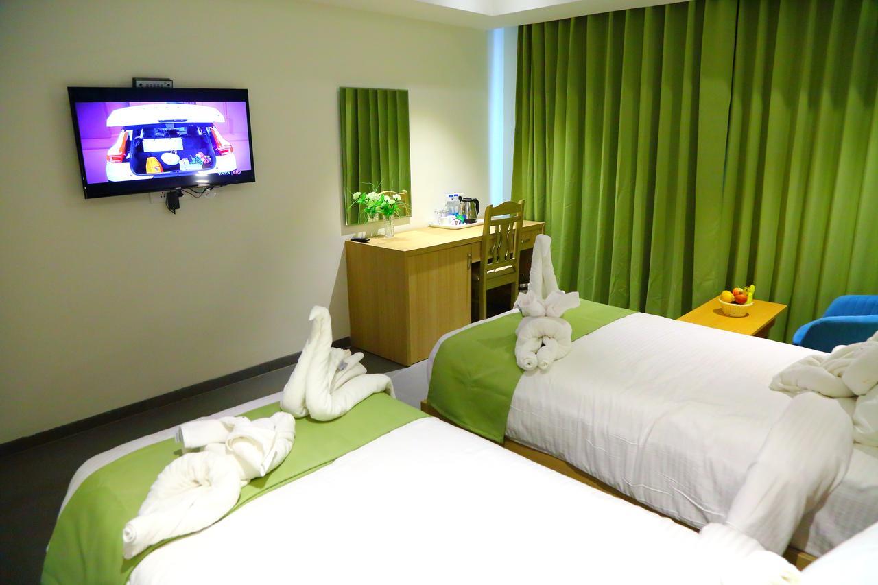 Abhayaa Hotel Visakhapatnam Extérieur photo