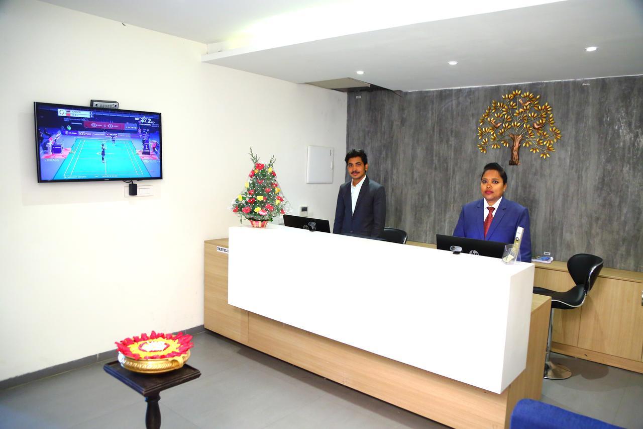 Abhayaa Hotel Visakhapatnam Extérieur photo